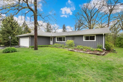 /international/us/602-hickory-road-woodstock-il-110107727906/