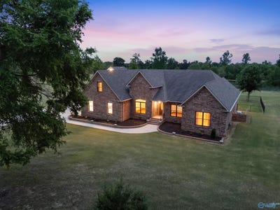 /international/us/132-taylor-road-hartselle-al-110107654535/