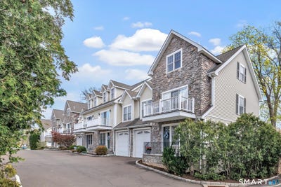 /international/us/39-maple-tree-avenue-stamford-ct-110107576318/