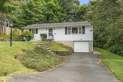/international/us/9-hillside-road-schaghticoke-ny-110100893580/