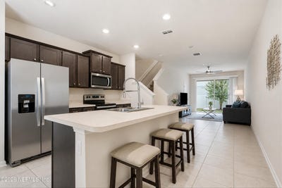 /international/us/941-rotary-road-jacksonville-fl-110108937171/