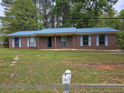 /international/us/241-adrian-ave-monroeville-al-110106947621/