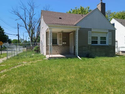 /international/us/19012-kingsville-street-detroit-mi-110108663896/