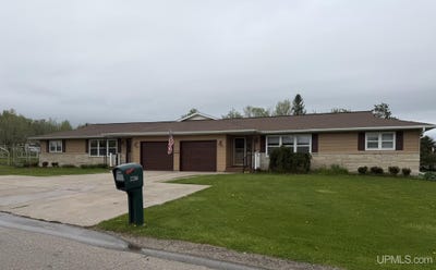 /international/us/607-609-kennedy-road-iron-mountain-mi-110108195468/
