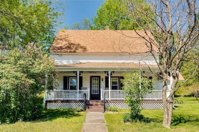/international/us/1495-main-street-pittsburg-nh-110101399745/