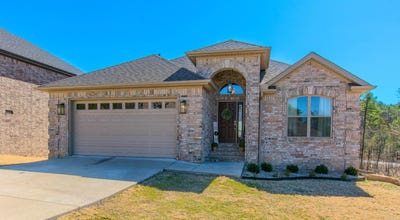 /international/us/14-majestic-court-maumelle-ar-110097903359/