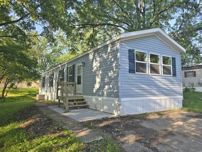 /international/us/613-polk-street-de-soto-ia-110100584610/