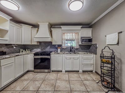 /international/us/272-candelario-montalvo-jr-eagle-pass-tx-110108408371/