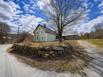 /international/us/11-north-ridge-road-burke-vt-110107937653/