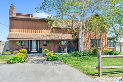 /international/us/23-cherry-street-east-lyme-ct-110108234179/