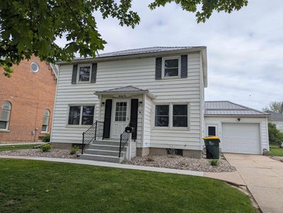 /international/us/25-nw-2nd-avenue-waukon-ia-110108475247/