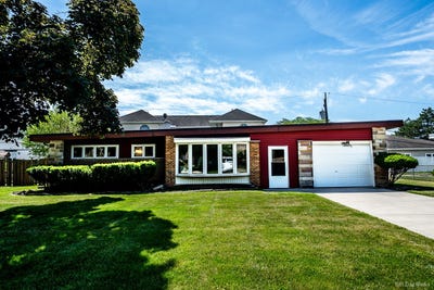 /international/us/4872-n-redwood-drive-norridge-il-110108614454/