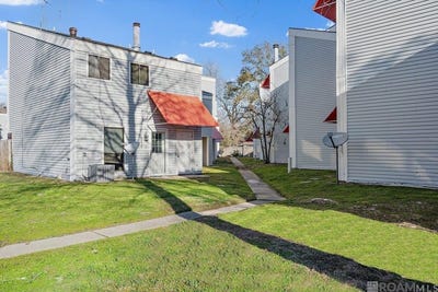 /international/us/8437-e-cypress-point-ct-baton-rouge-la-110120748508/