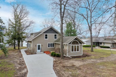 /international/us/s106w20597-n-shore-dr-muskego-wi-110107079608/