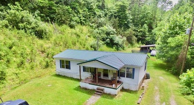 /international/us/264-maple-tree-drive-staffordsville-ky-110100342074/
