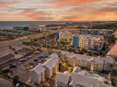 /international/us/1330-se-miracle-strip-parkway-fort-walton-beach-fl-110105724793/