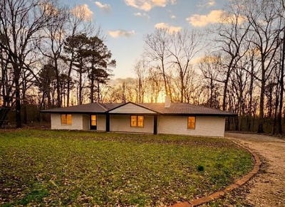 /international/us/381-w-sherry-lane-broken-bow-ok-110108920561/