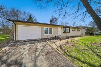 /international/us/1412-beach-road-mchenry-il-110108497361/