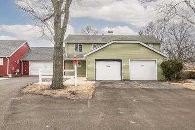 /international/us/3-linden-cir-jefferson-wi-110096695199/