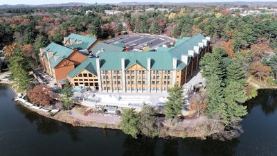 /international/us/350-e-hiawatha-drive-wisconsin-dells-wi-110104160915/