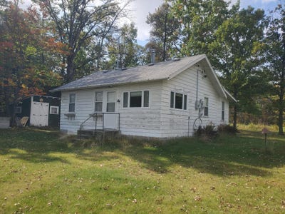 /international/us/8135-county-road-65-ne-deer-river-mn-110102444991/