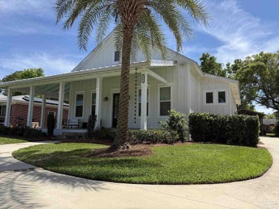 /international/us/3003-e-blount-st-pensacola-fl-110104128507/