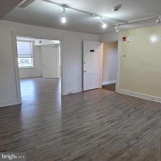 /international/us/146-n-prince-street-lancaster-pa-110105272401/