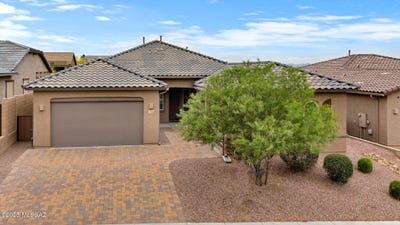 /international/us/733-w-champions-run-way-oro-valley-az-110099390048/
