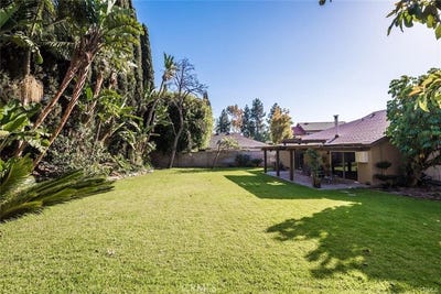 /international/us/21-tory-irvine-ca-110110372071/