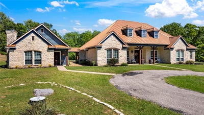 /international/us/8597-fallow-run-larue-tx-110108414991/