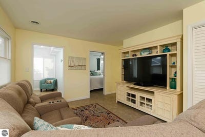 /international/us/840-millers-park-road-elk-rapids-mi-110103581535/