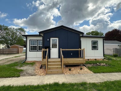 /international/us/113-s-3rd-street-winterset-ia-110105022811/