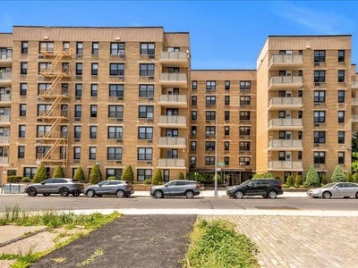 /international/us/200-corbin-place-brooklyn-ny-110101147883/