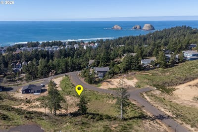 /international/us/roaring-tides-lot-oceanside-or-110106175848/