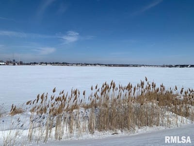 /international/us/cummings-cruger-road-washington-il-110064481012/