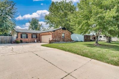 /international/us/327-n-james-ave-haysville-ks-110100527311/