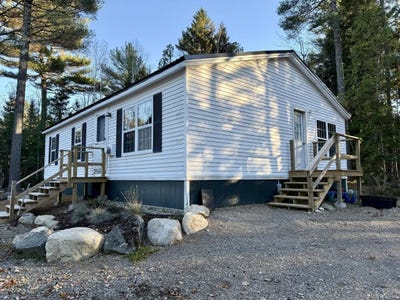 /international/us/327-elm-street-machias-me-110095920215/