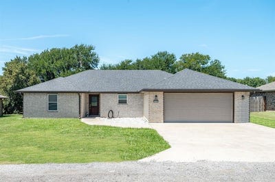 /international/us/209-hilltop-circle-blue-ridge-tx-110101171812/?lang=en