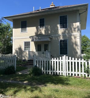 /international/us/710-orchard-place-fairfield-ia-110108476813/