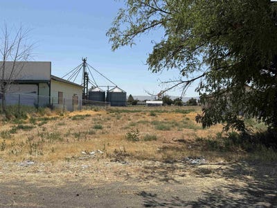 /international/us/216-north-street-mabton-wa-110119635358/