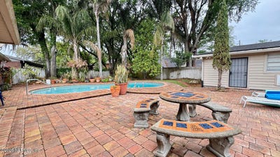 /international/us/5557-floral-avenue-jacksonville-fl-110107071979/