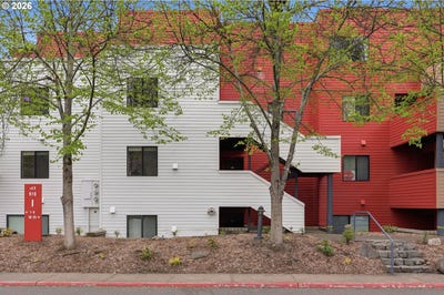 /international/us/910-nw-naito-pkwy-nw-portland-or-110107352271/