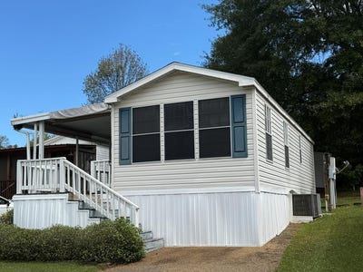 /international/us/32-whispering-pines-blvd-georgetown-ga-110102688437/