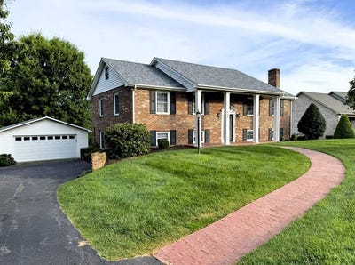 /international/us/665-mountain-view-drive-wytheville-va-110101254383/