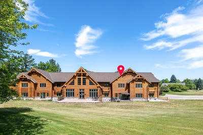 /international/us/695-south-street-green-lake-wi-110108816761/