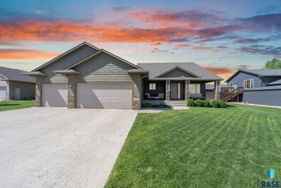 /international/us/9004-w-gill-cir-sioux-falls-sd-110108535523/