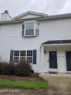 /international/us/1015-spring-forest-road-greenville-nc-110108022568/