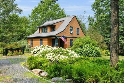 /international/us/8-windmill-hill-lane-castine-me-110101216865/?lang=en