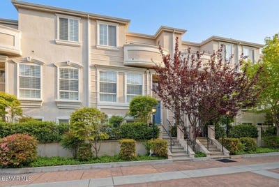 /international/us/4118-w-kling-street-burbank-ca-110107891146/