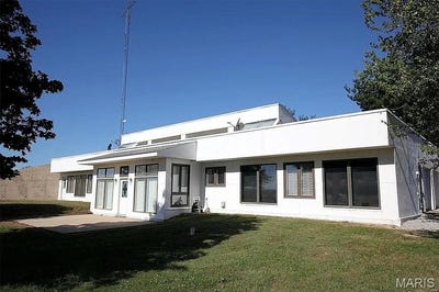 /international/us/1429-n-700-street-vandalia-il-110105781382/